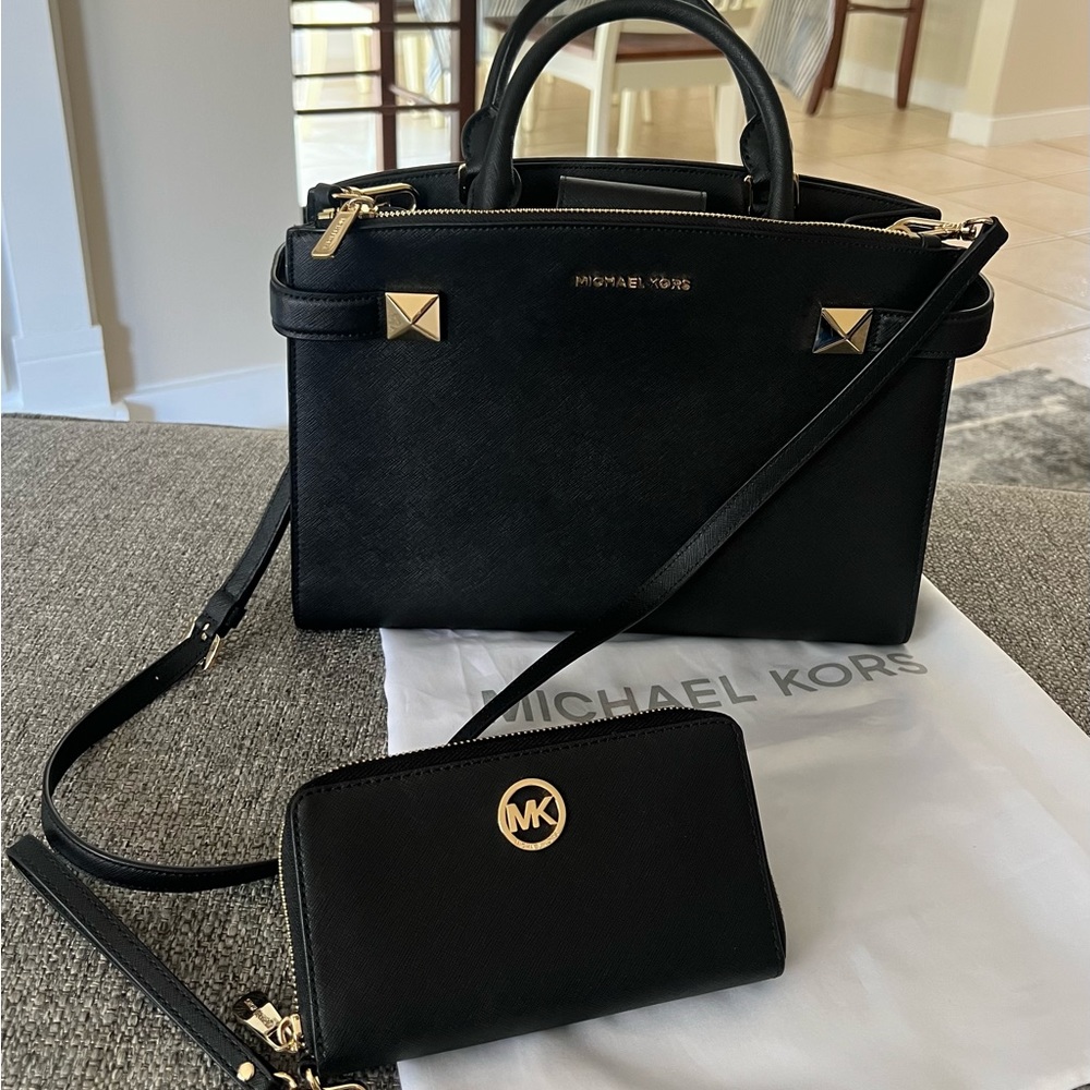 Black Michael Kors Saffiano with wallet